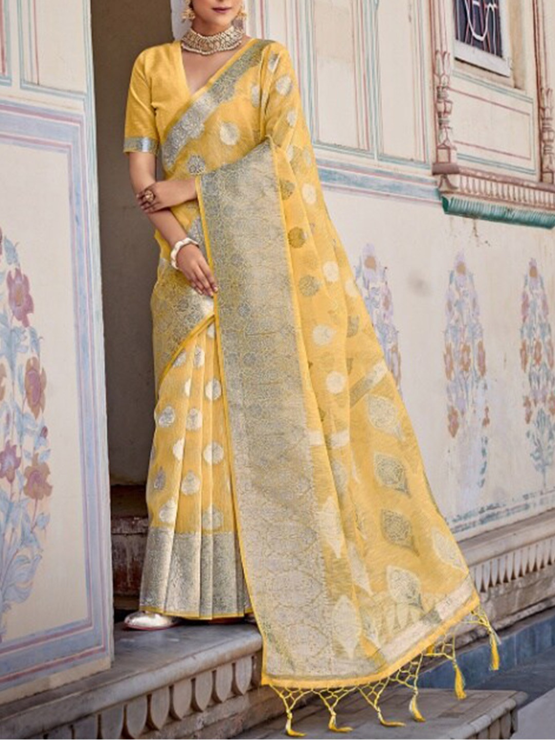 

KARAGIRI Yellow & Gold-Toned Woven Design Linen Blend Saree