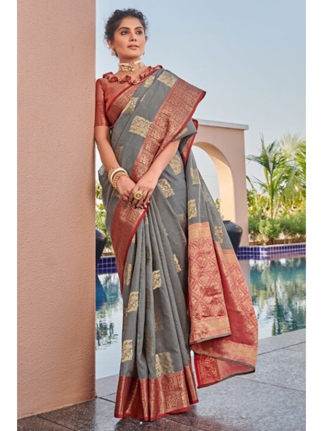 

KARAGIRI Grey & Red Woven Design Zari Linen Blend Saree