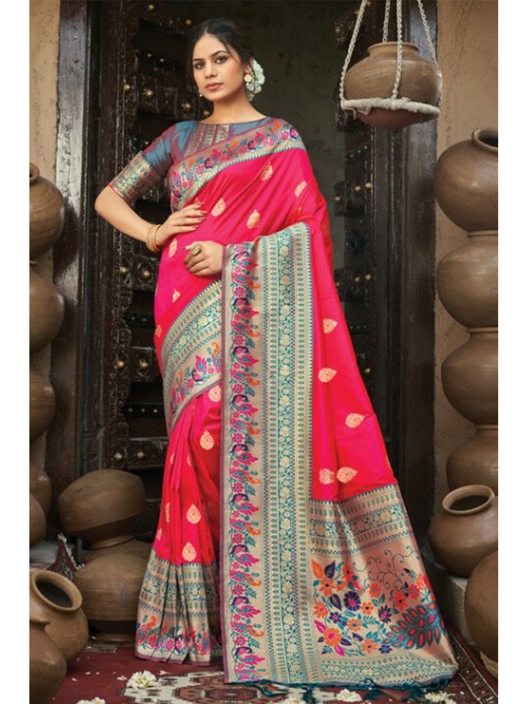 

KARAGIRI Pink & Green Woven Design Zari Silk Blend Paithani Saree
