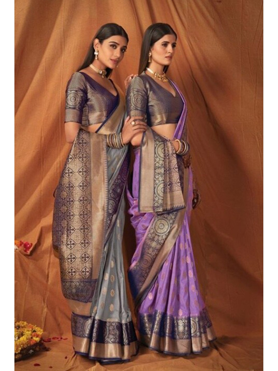 

KARAGIRI Purple & Gold-Toned Floral Zari Silk Blend Saree