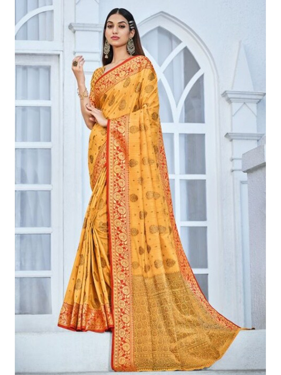 

KARAGIRI Yellow & Gold-Toned Woven Design Zari Saree