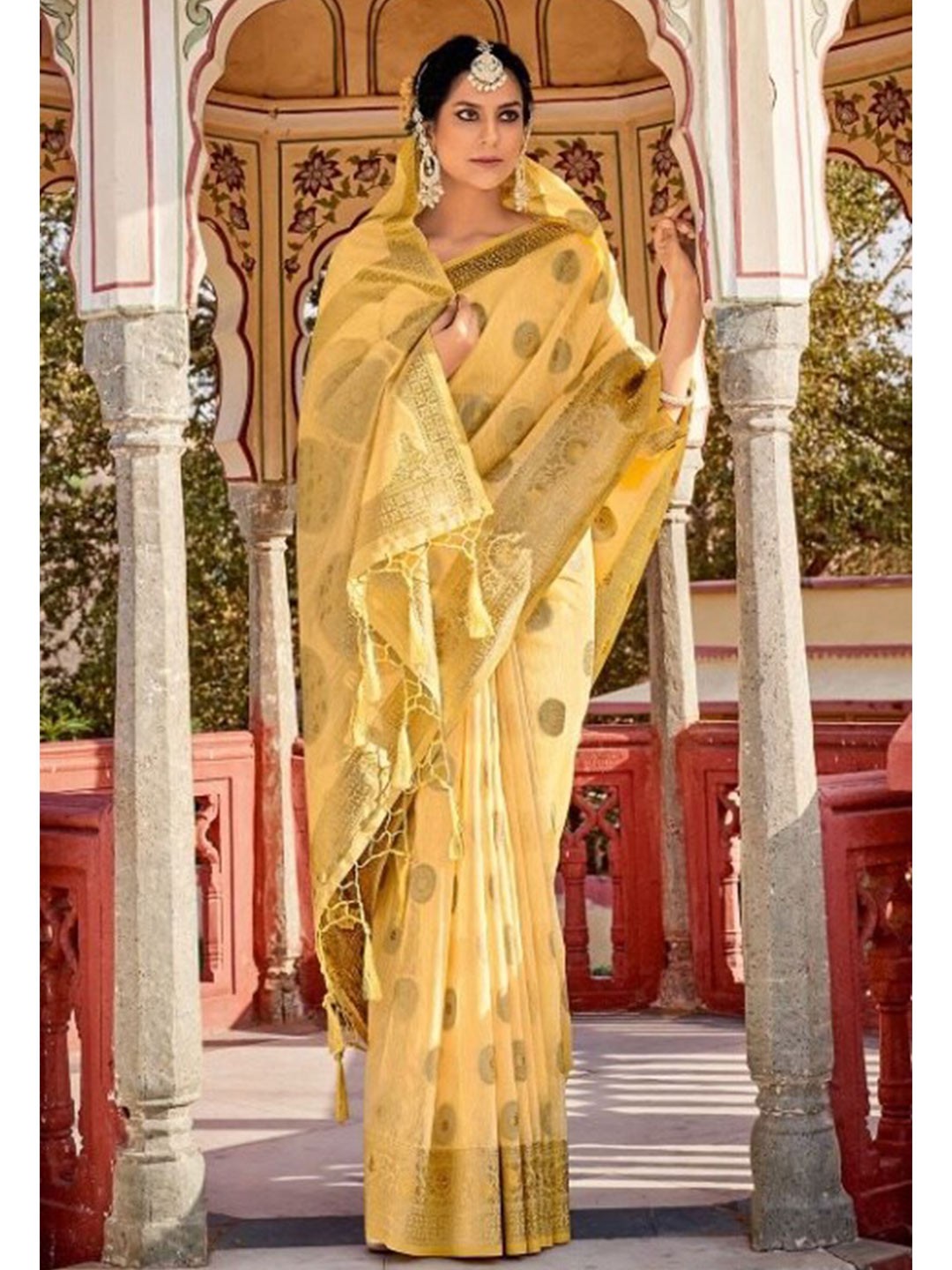 

KARAGIRI Women Yellow & Gold-Toned Woven Design Zari Linen Blend Saree with Blouse piece