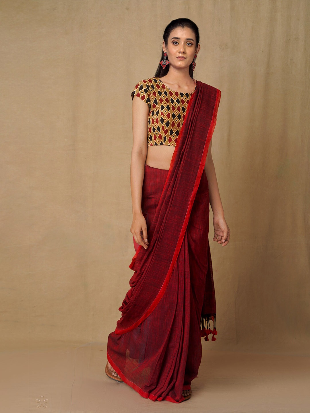 

Unnati Silks Maroon & Red Woven Design Pure Cotton Jamdani Saree