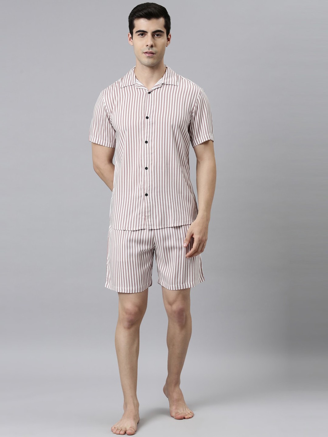 

TRUNDZ Men White & Brown Striped Night suit