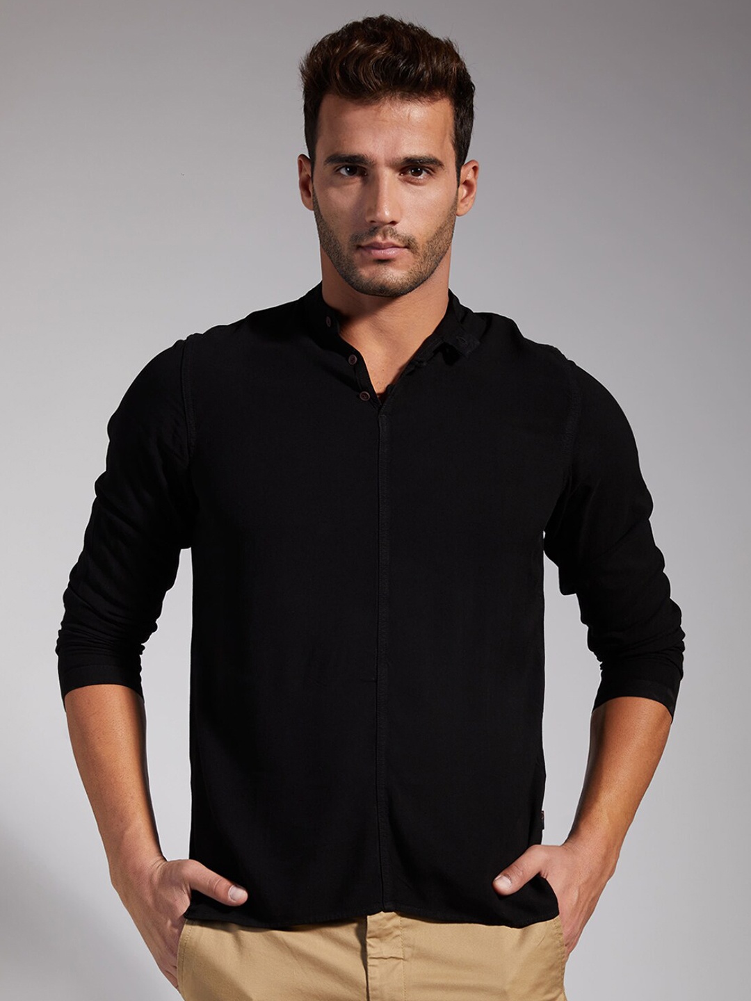

IDENTITI Men Black Slim Fit Casual Shirt
