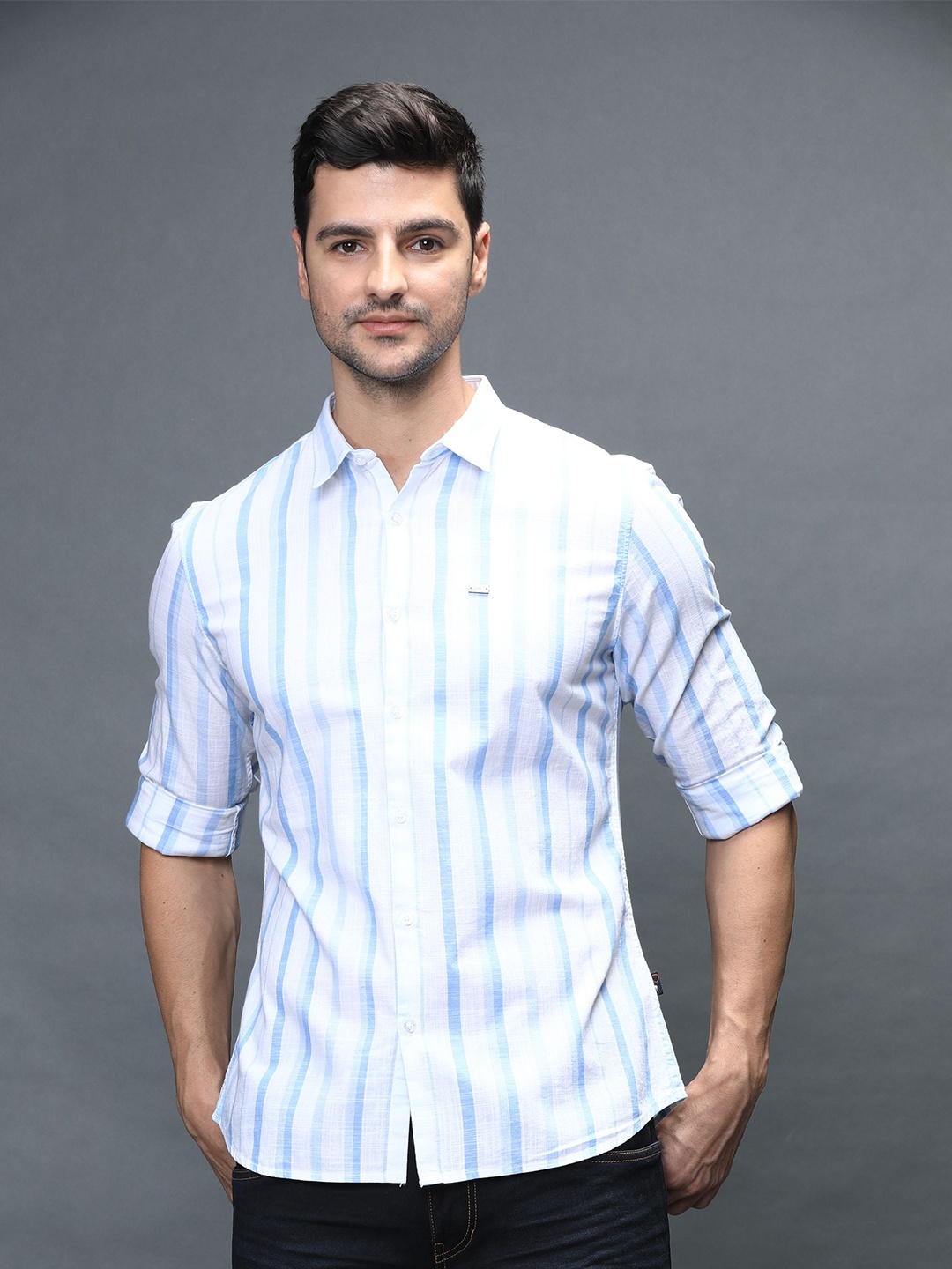 

IDENTITI Men Blue Slim Fit Striped Casual Shirt