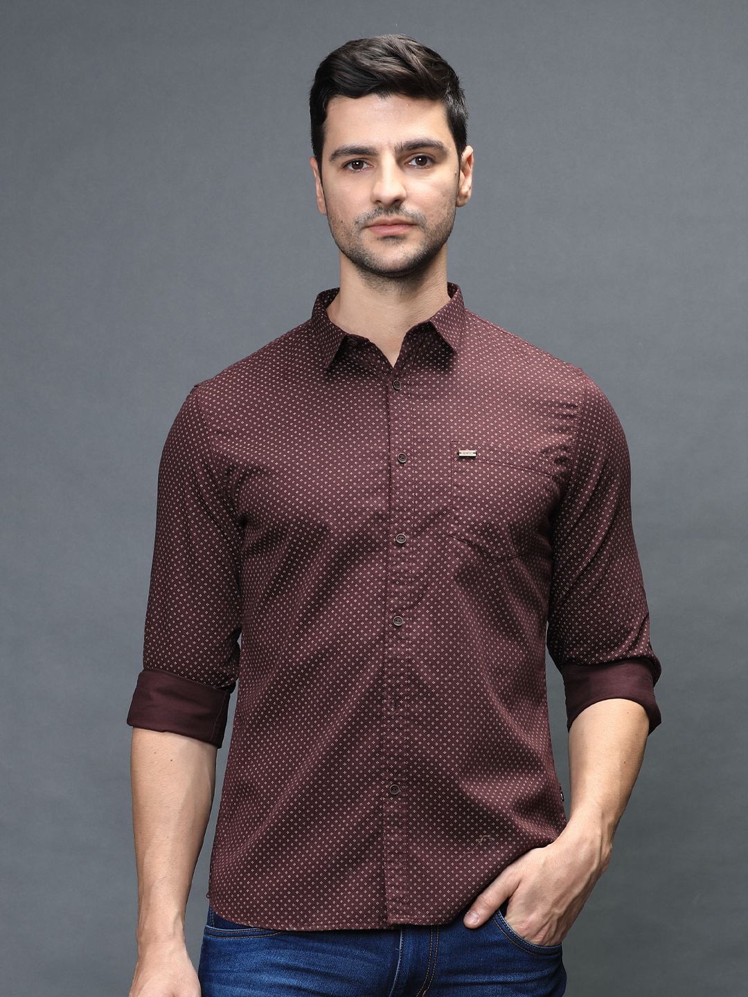

IDENTITI Men Maroon Slim Fit Casual Shirt