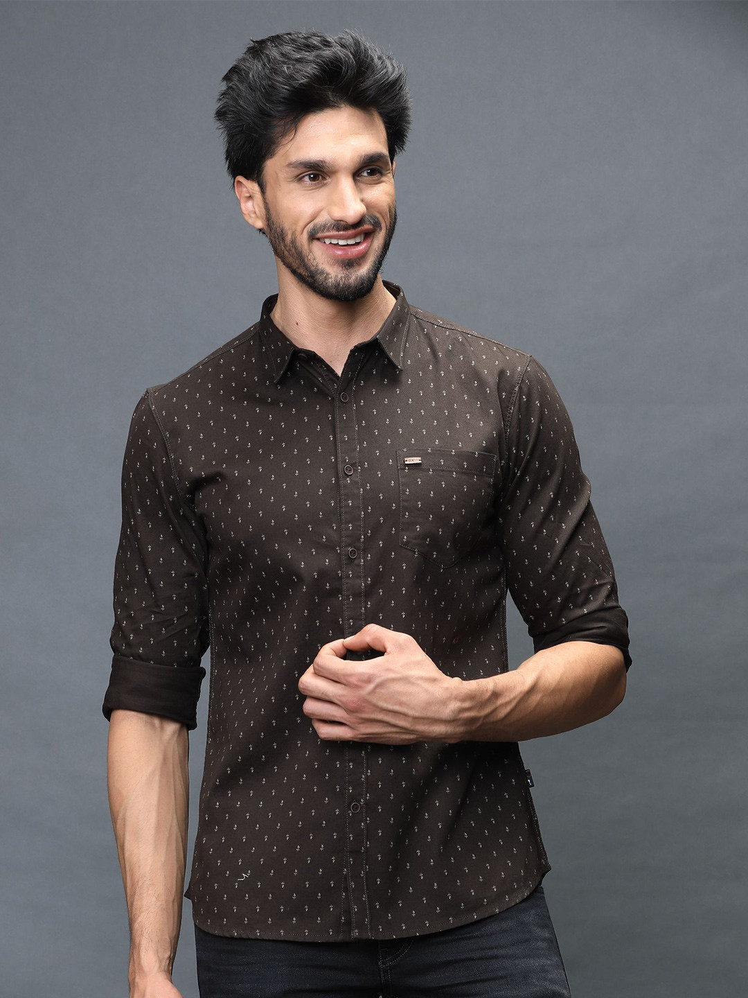 

IDENTITI Men Olive Green Slim Fit Printed Casual Shirt