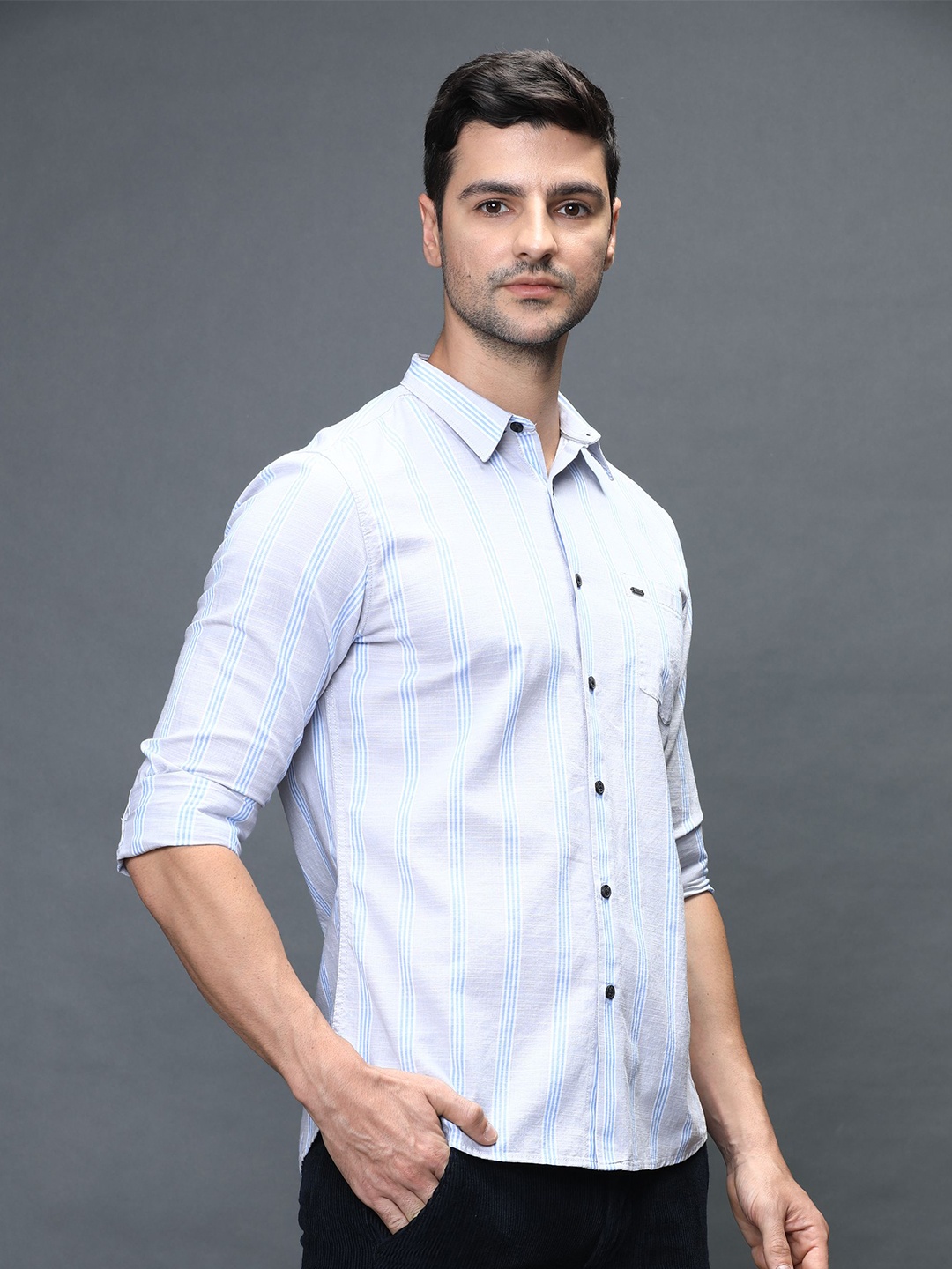 

IDENTITI Men Blue Slim Fit Horizontal Stripes Casual Shirt
