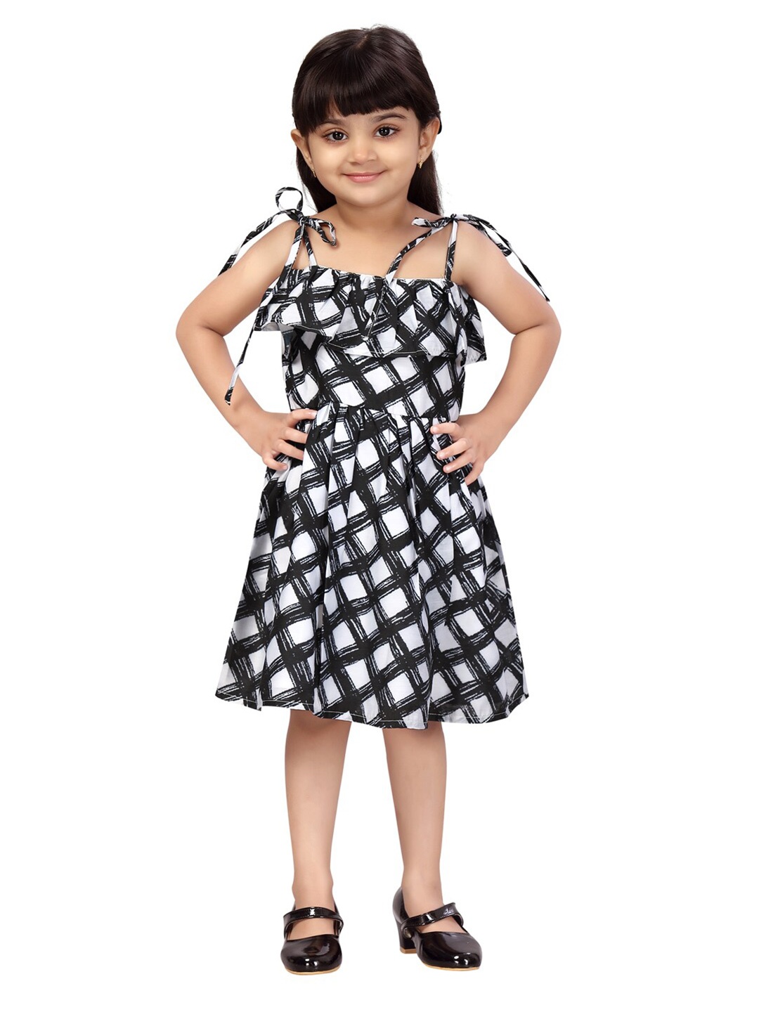 

Aarika Black & White Dress