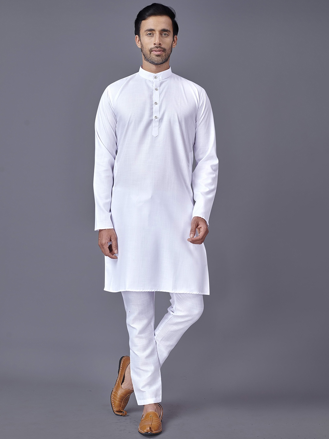 

Fashion FRICKS Men White Kurta with Pyjamas