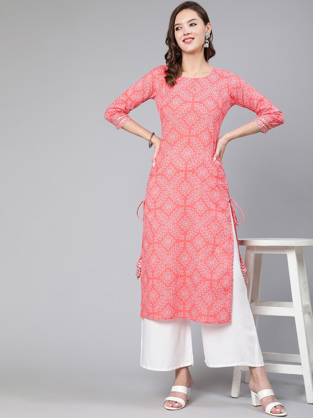 

Nayo Women Pink Bandhani Printed Round Neck Kurta