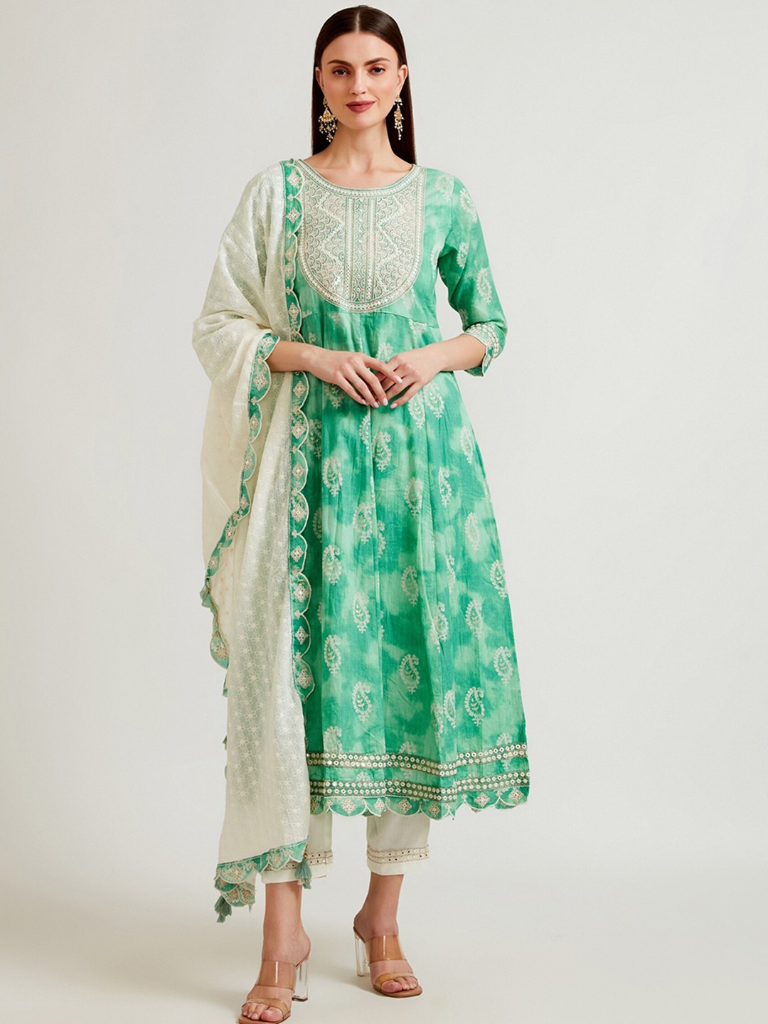 

Neerus Women Green Floral Printed Kurta with Trouser & With Dupatta