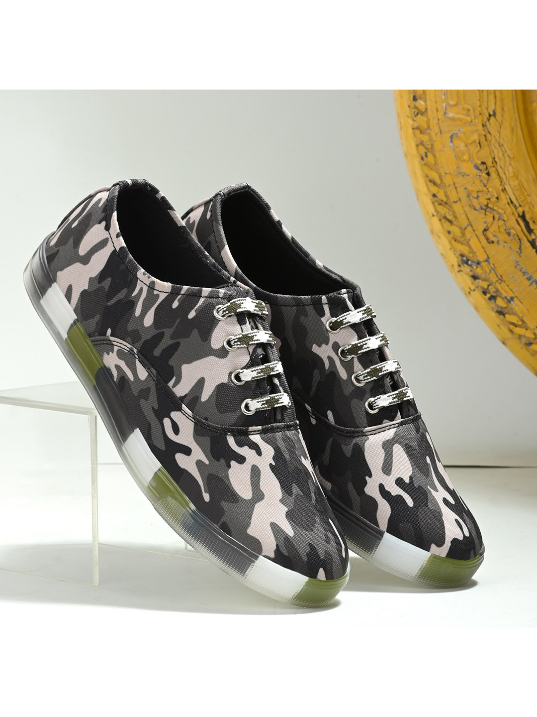 

BIRDE Men Multicoloured Printed Sneakers, Multi