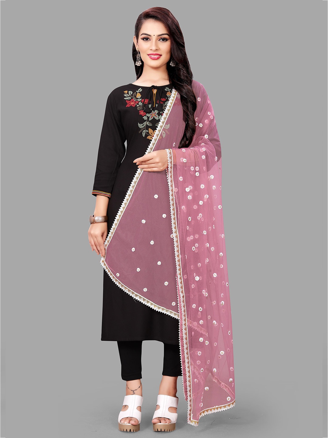 

DEETYA ARTS Women Pink & White Embroidered Dupatta