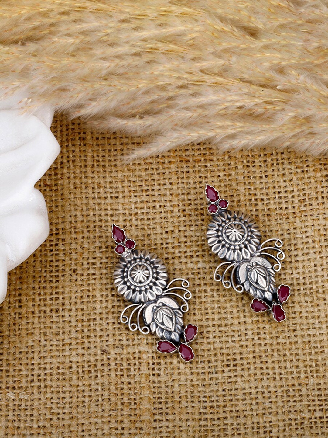 

SANGEETA BOOCHRA Silver-Toned Oval Drop Earrings