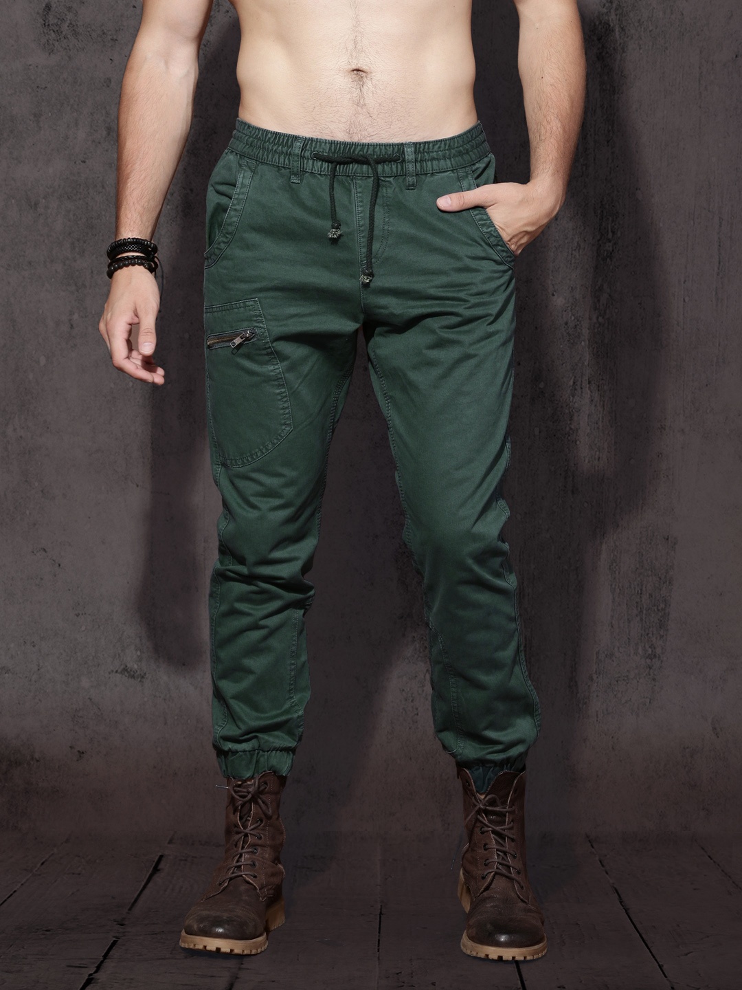 

Roadster Men Green Pure Cotton Joggers