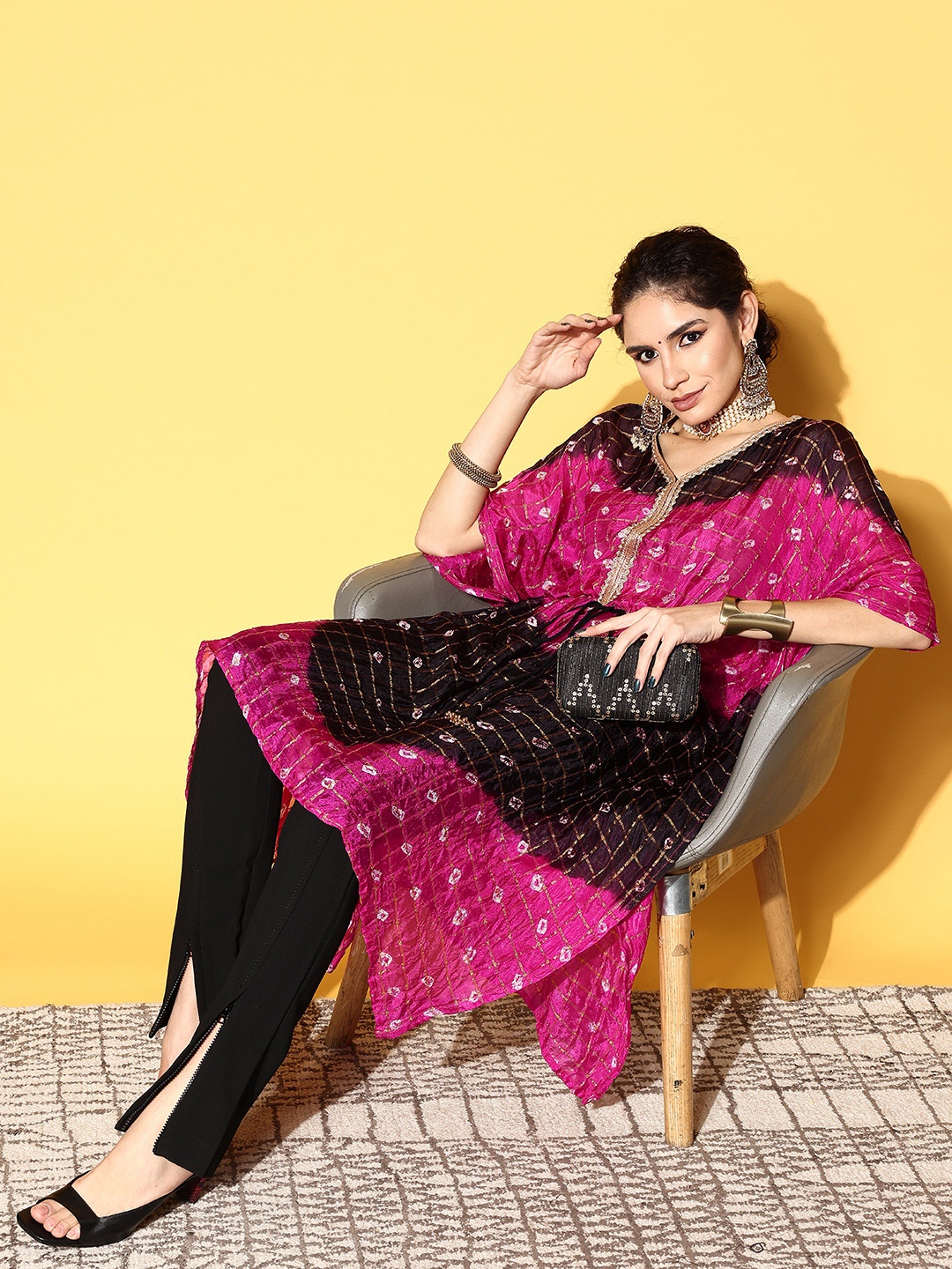 

Varanga Women Pink & Black Bandhani Dyed Flared Sleeves Asymmetric Jacquard Kaftan Kurta