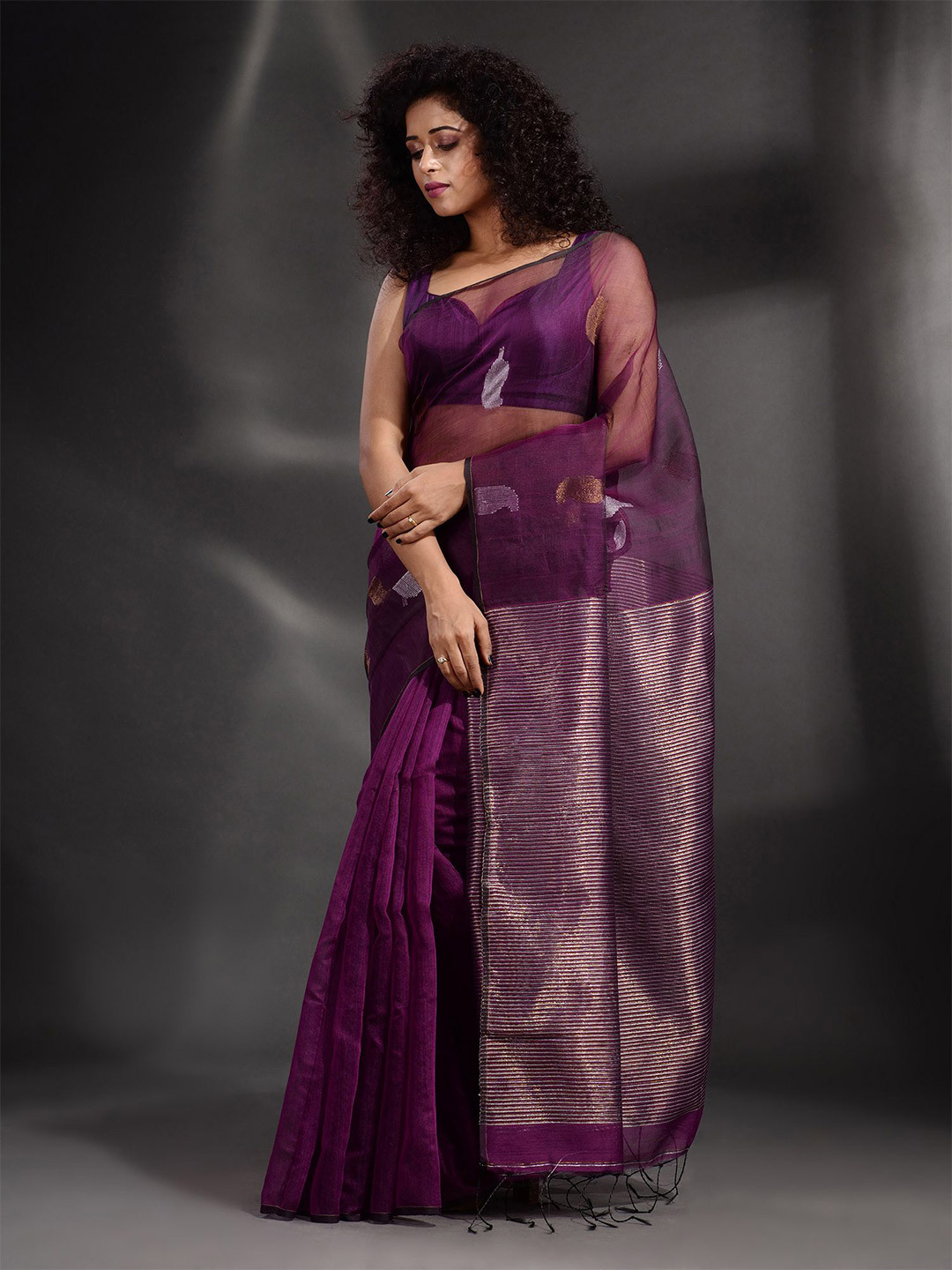 

Arhi Purple & Silver-Toned Woven Design Organza Saree