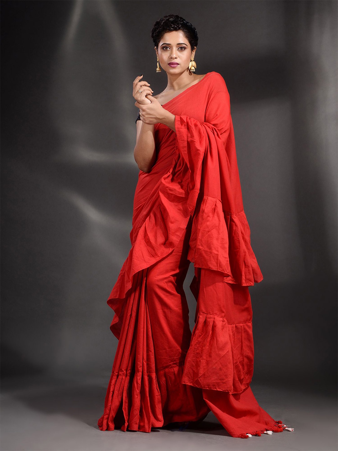 

Arhi Red Solid Ruffled Pure Cotton Saree