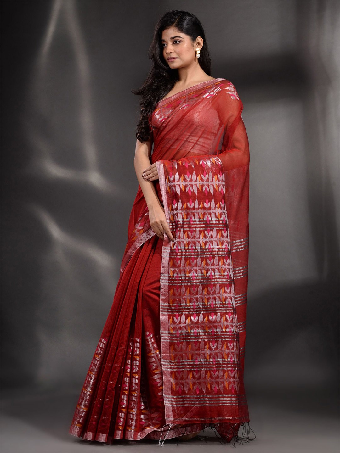 

Arhi Red & Silver-Toned Woven Design Zari Saree