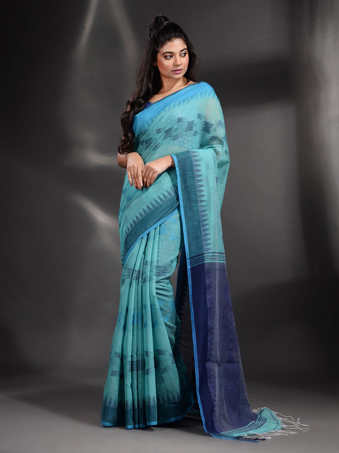 

Arhi Blue Woven Design Pure Cotton Saree