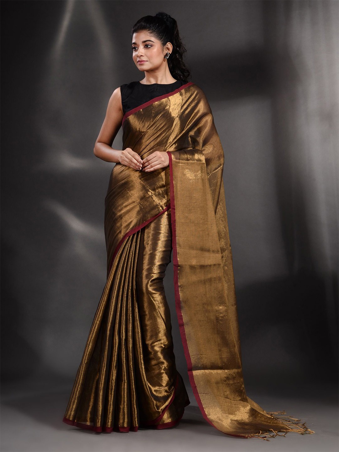 

Arhi Gold-Toned & Red Woven Design Tissue Saree