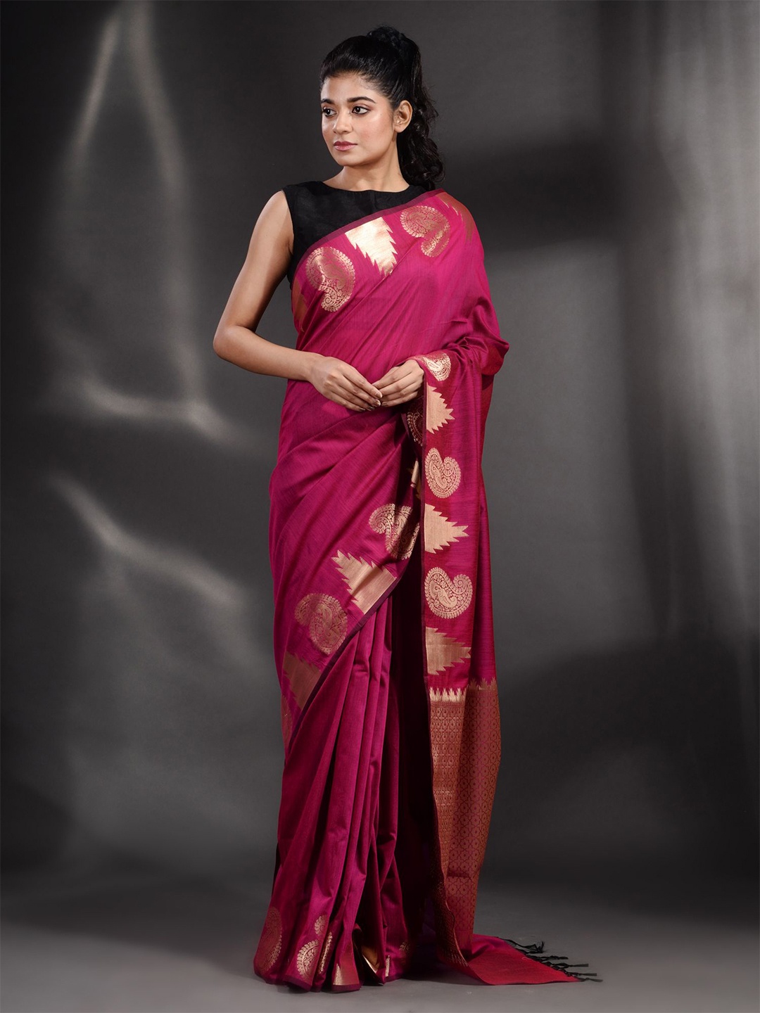 

Arhi Fuchsia & Gold-Toned Woven Design Zari Pure Silk Saree