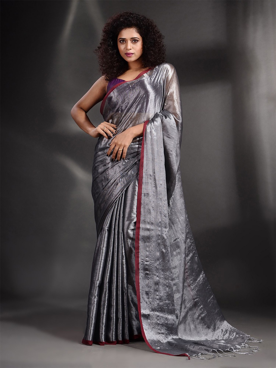 

Arhi Grey & Red Tissue Saree
