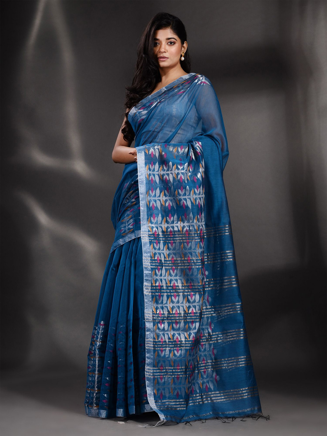 

Arhi Women Sapphire & Pink Woven Design Blended Cotton Handwoven saree with nakshi border, Blue