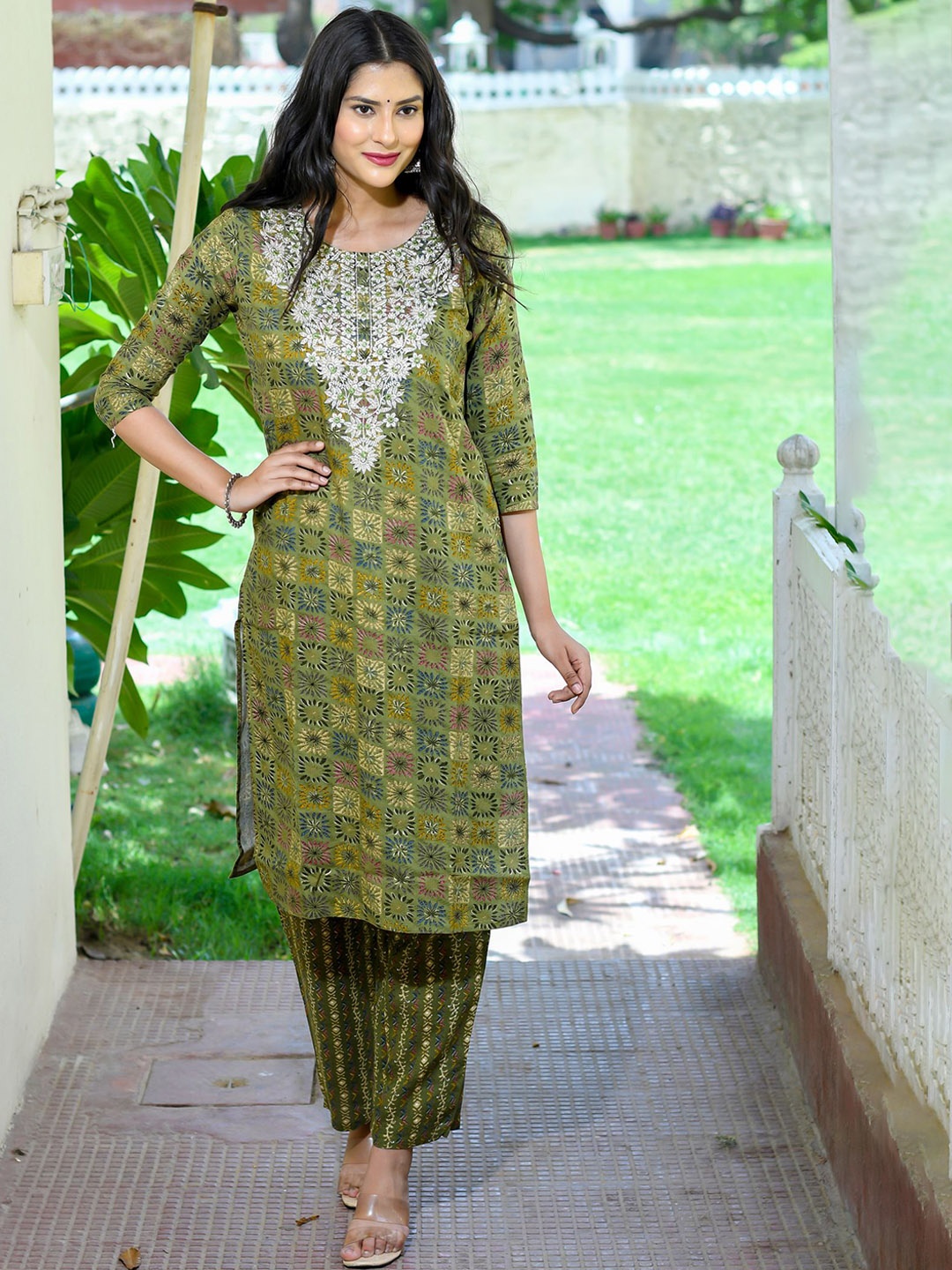 

SINGNI Women Green Regular Kurta with Trousers & With Dupatta
