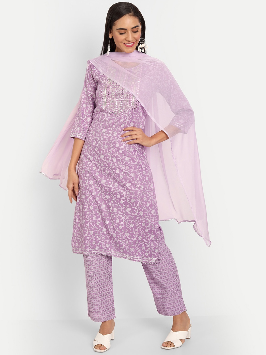 

SINGNI Women Purple Ethnic Motifs Printed Gotta Patti Kurta with Trousers