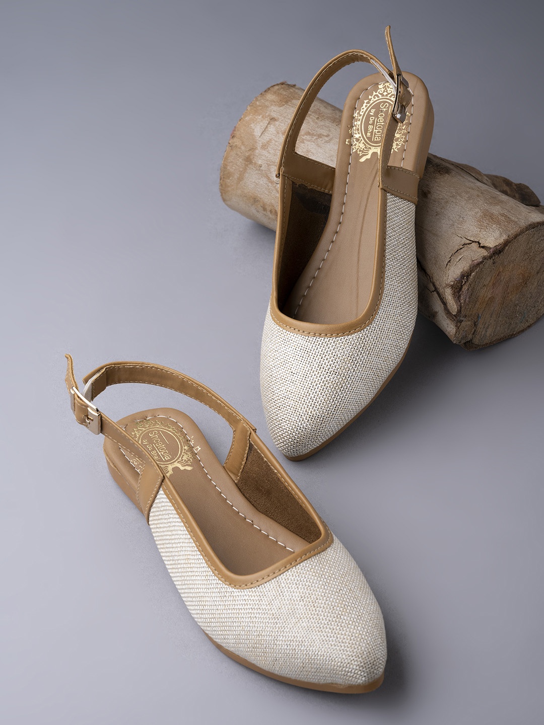 

Shoetopia Women's White Colourblocked Buckles Flats