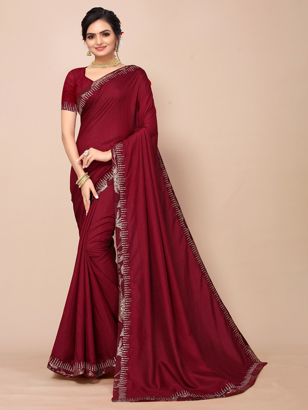 

Mitera Women Maroon & Gold-Toned Poly Silk Sequinned Saree With Unstitched Blouse Piece