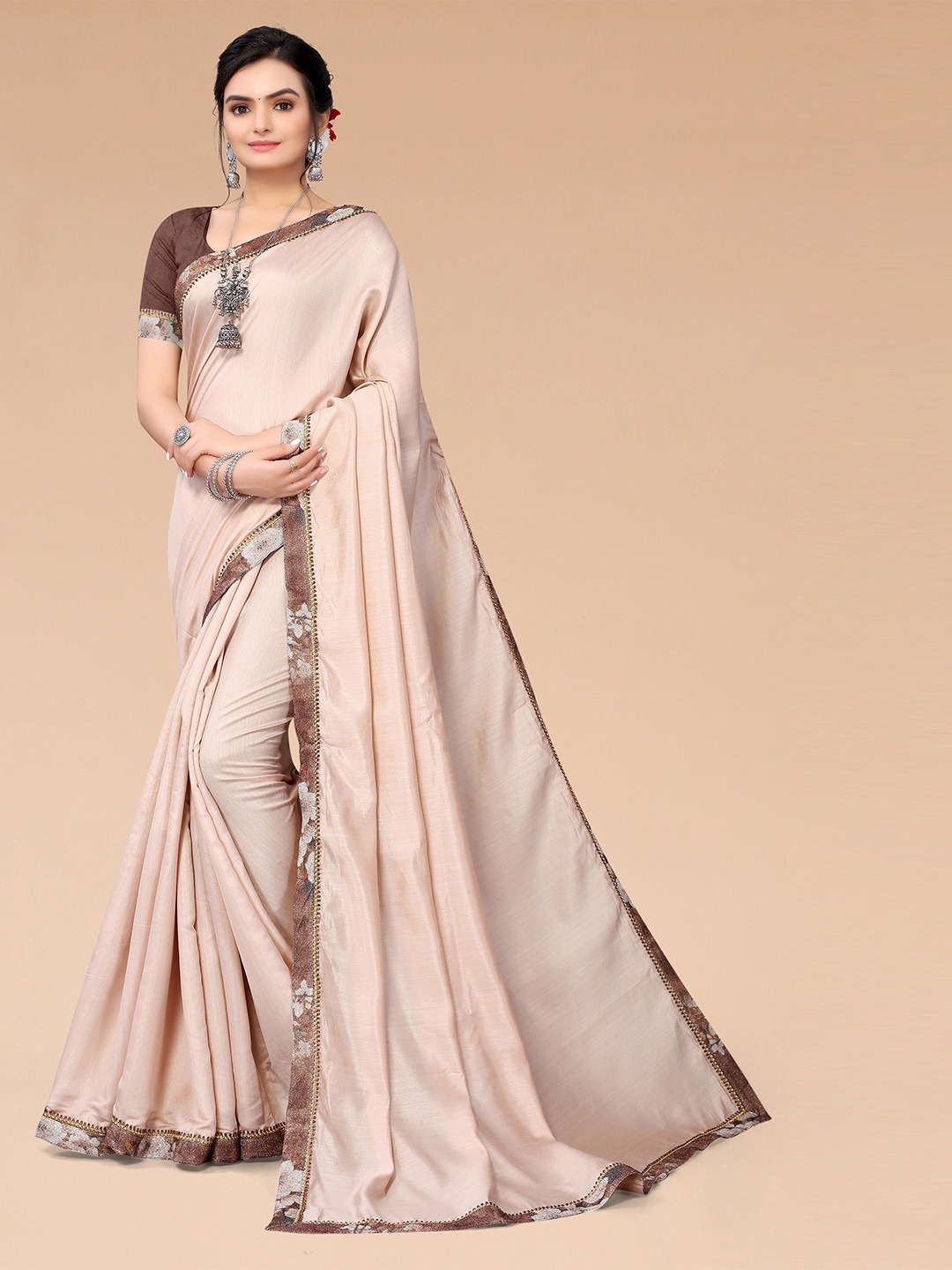 

Mitera Women Beige & Pink Floral Poly Silk Saree With Unstitched Blouse Piece