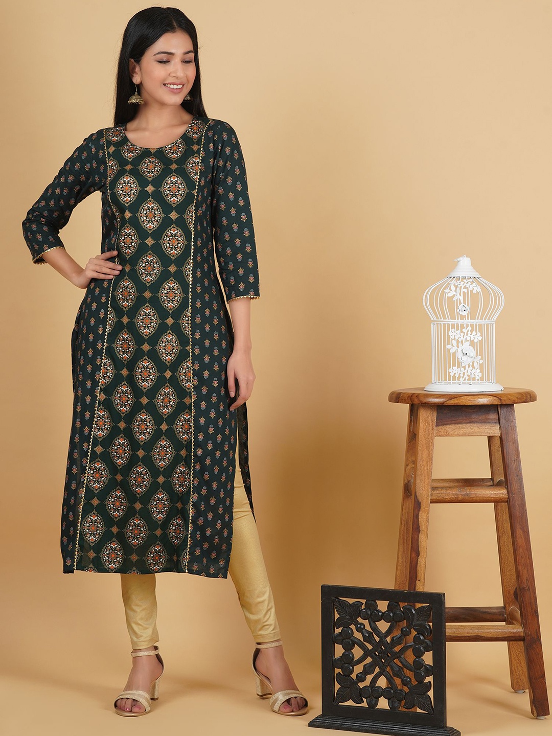 

God Bless Women Green Ethnic Motifs Printed Keyhole Neck Flared Sleeves Kurta