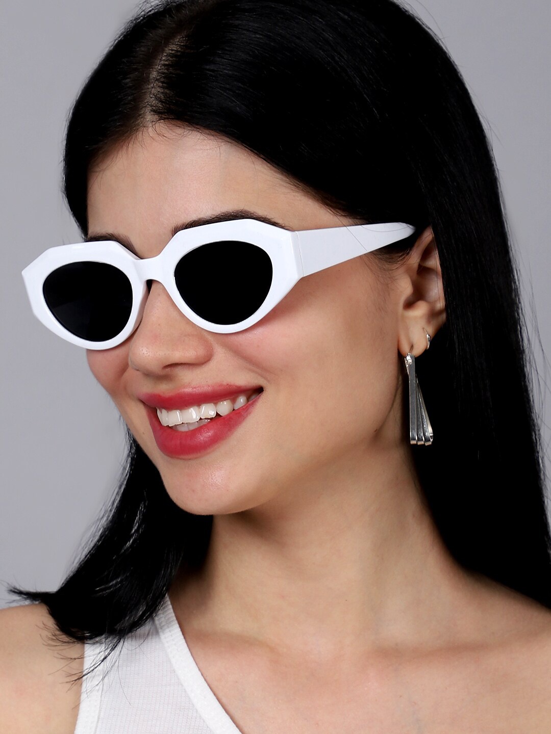 

QUIRKY Unisex Black Lens & White Oval Sunglasses with UV Protected Lens