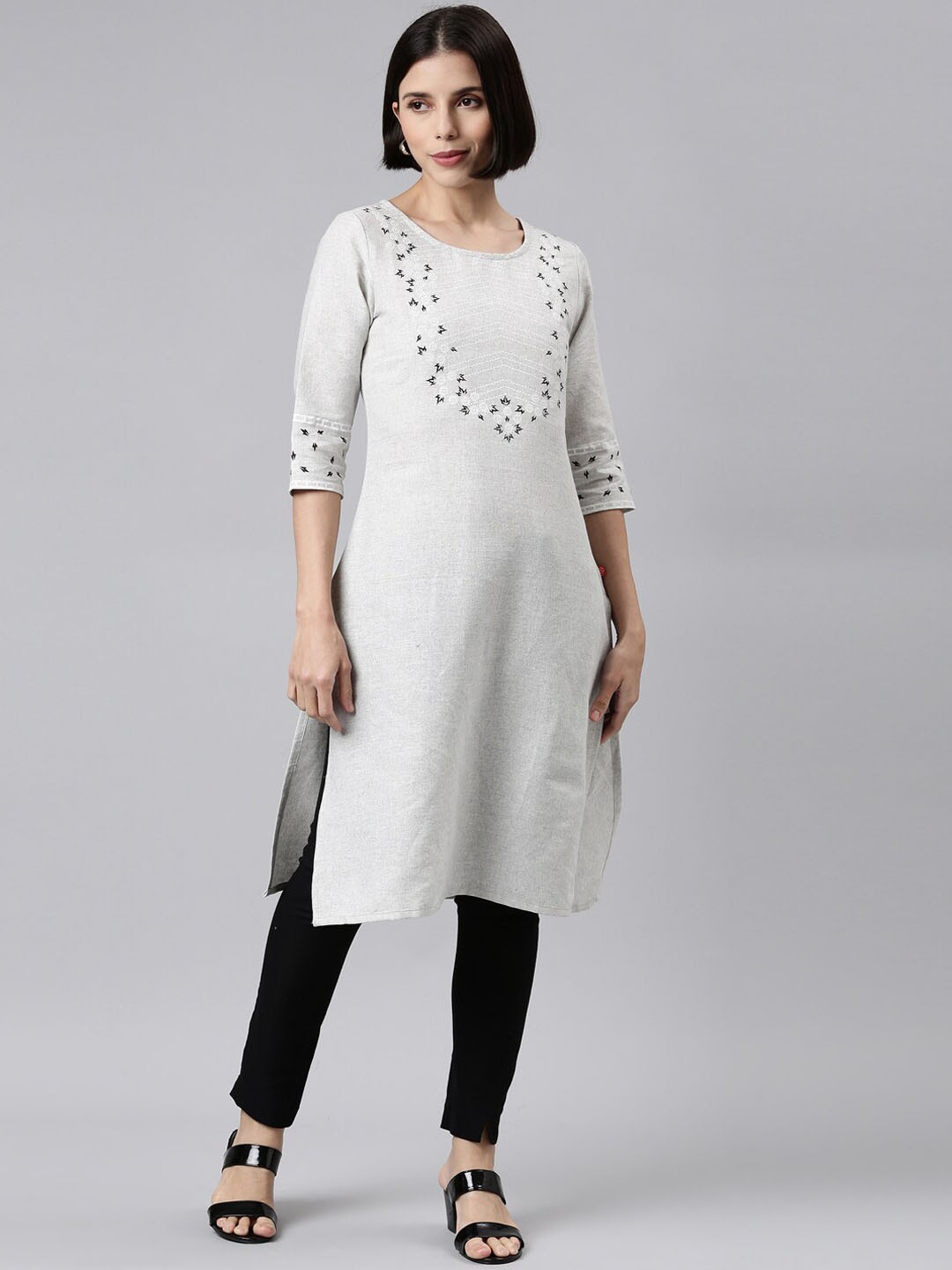 

Marcia Women Grey Floral Embroidered Kurta