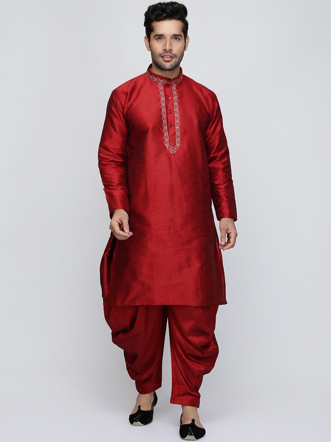 

ROYAL KURTA Men Maroon Solid Pleated Dupion Silk Kurta with Dhoti Pants