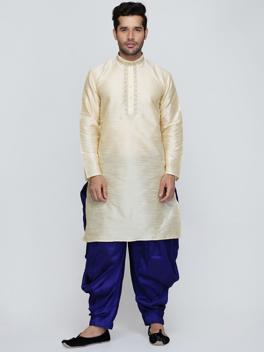 

ROYAL KURTA Men Gold-Toned Dupion Silk Kurta with Dhoti Pants