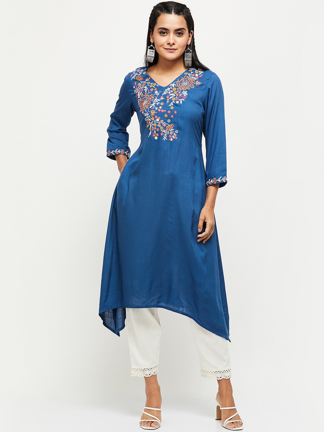 

max Women Blue Floral Yoke Design Thread Work Kurta