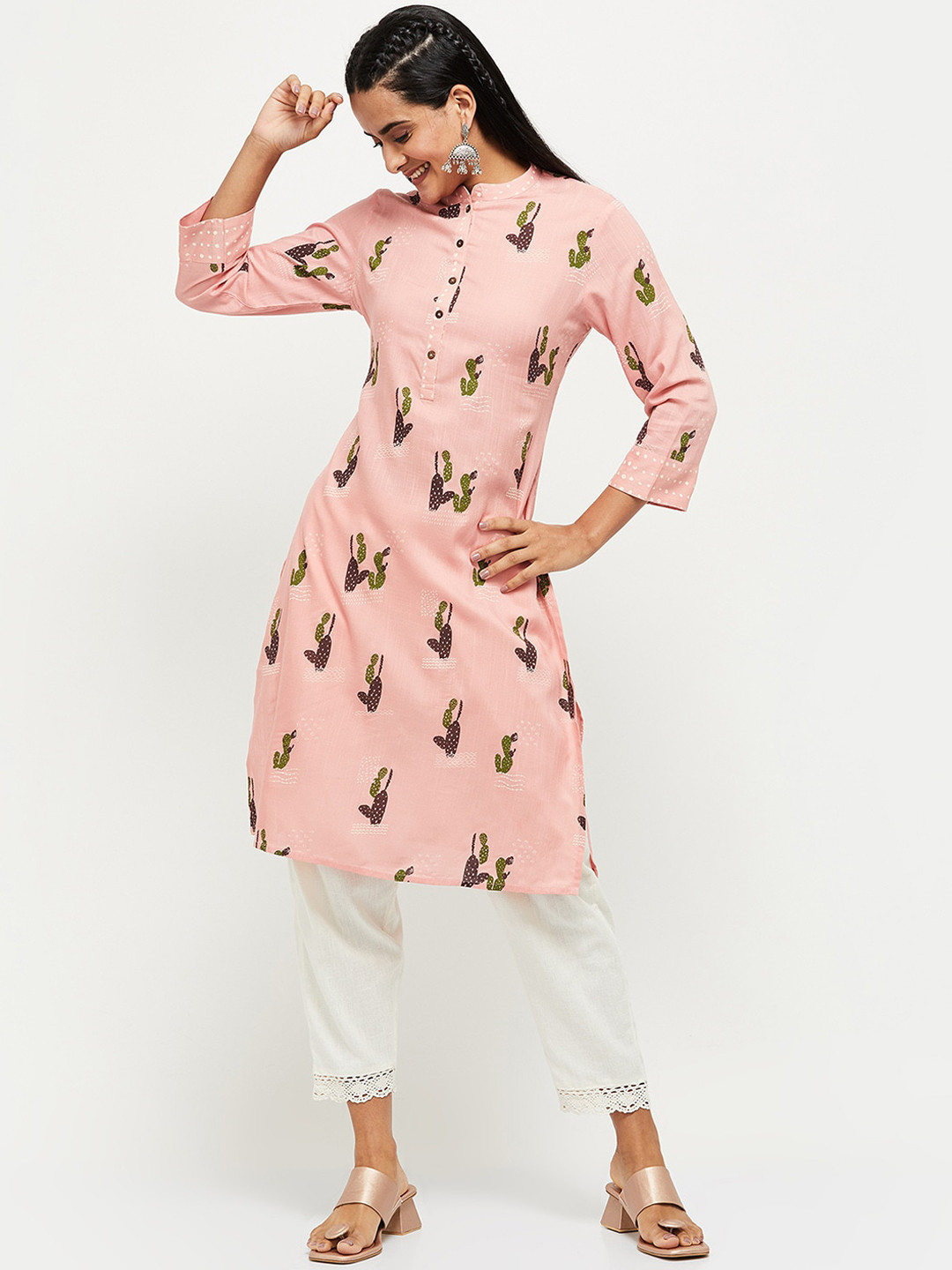 

max Women Coral Floral Embroidered Cold-Shoulder Sleeves Thread Work Kurta