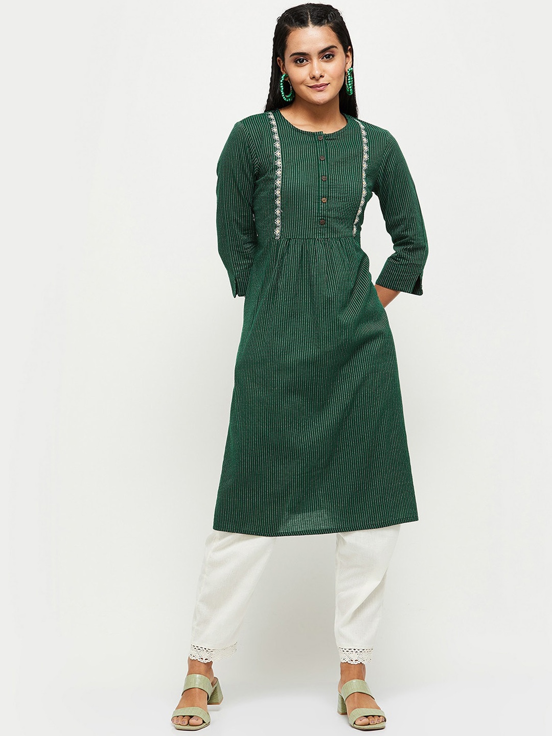 

max Women Green Thread Work Kurta