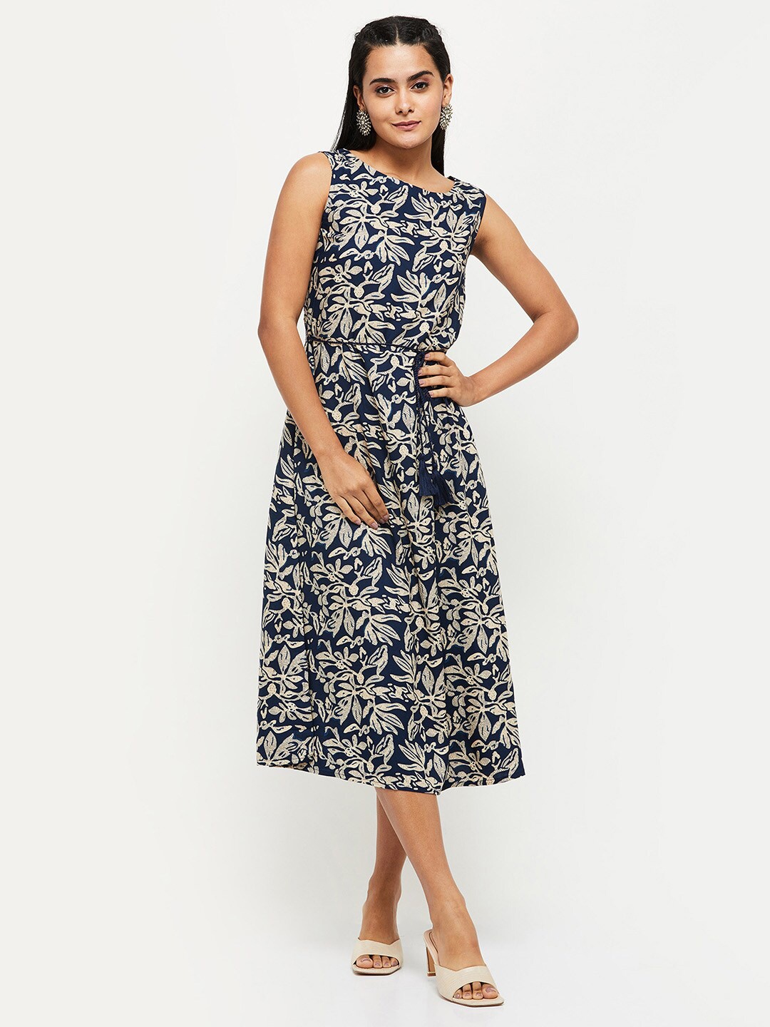 

Max Blue Floral Midi Dress