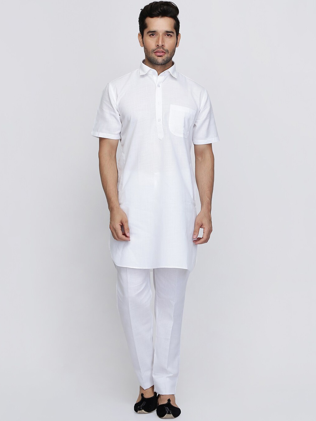 

ROYAL KURTA Men White Pleated Pure Cotton Kurta with Pyjamas