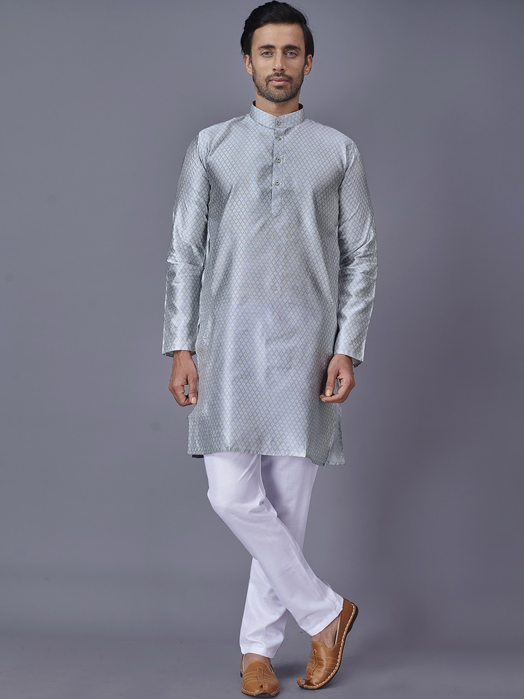 

Fashion FRICKS Men Grey Kurta with Pyjamas