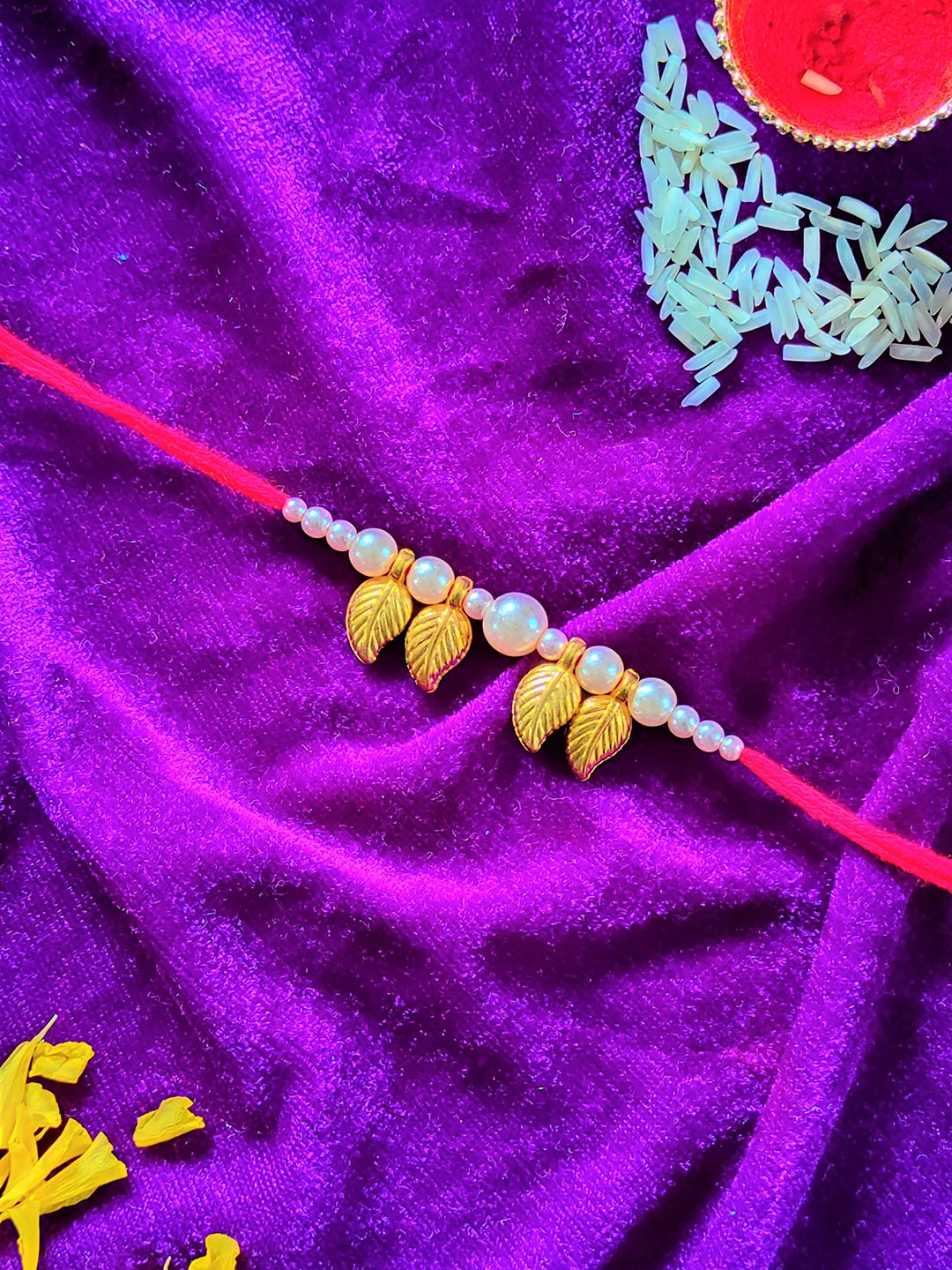

CRAYTON Men Red Gold-Toned Beaded Rakhi