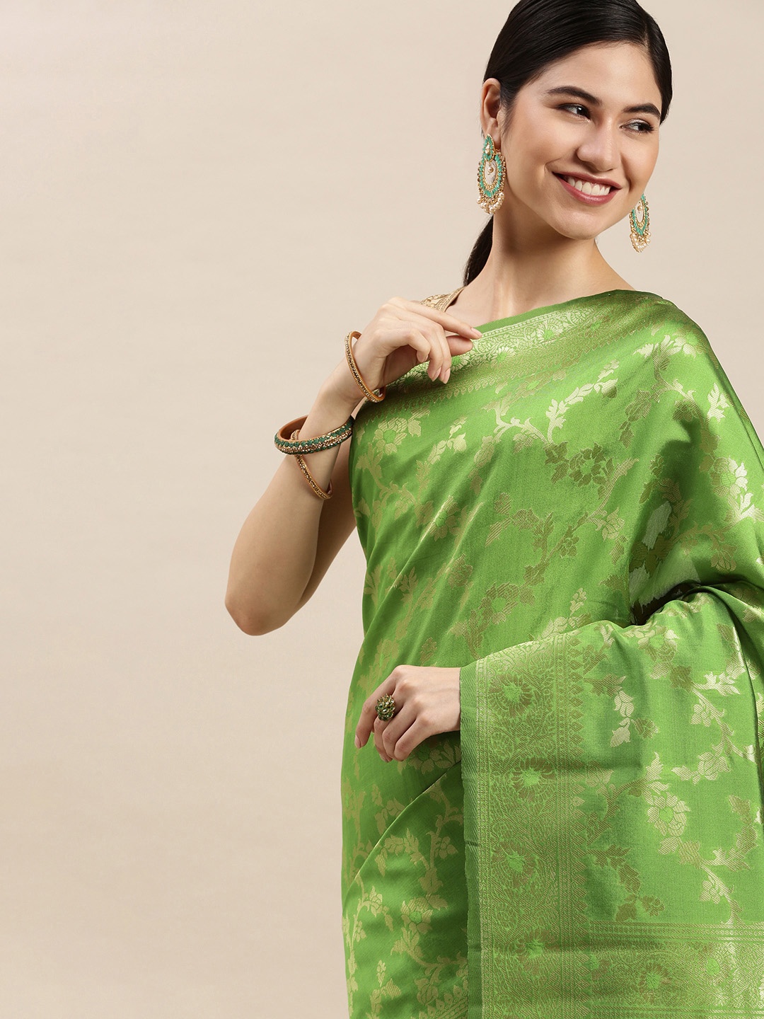 

Hinayat Fashion Green Ethnic Motifs Zari Silk Blend Banarasi Saree