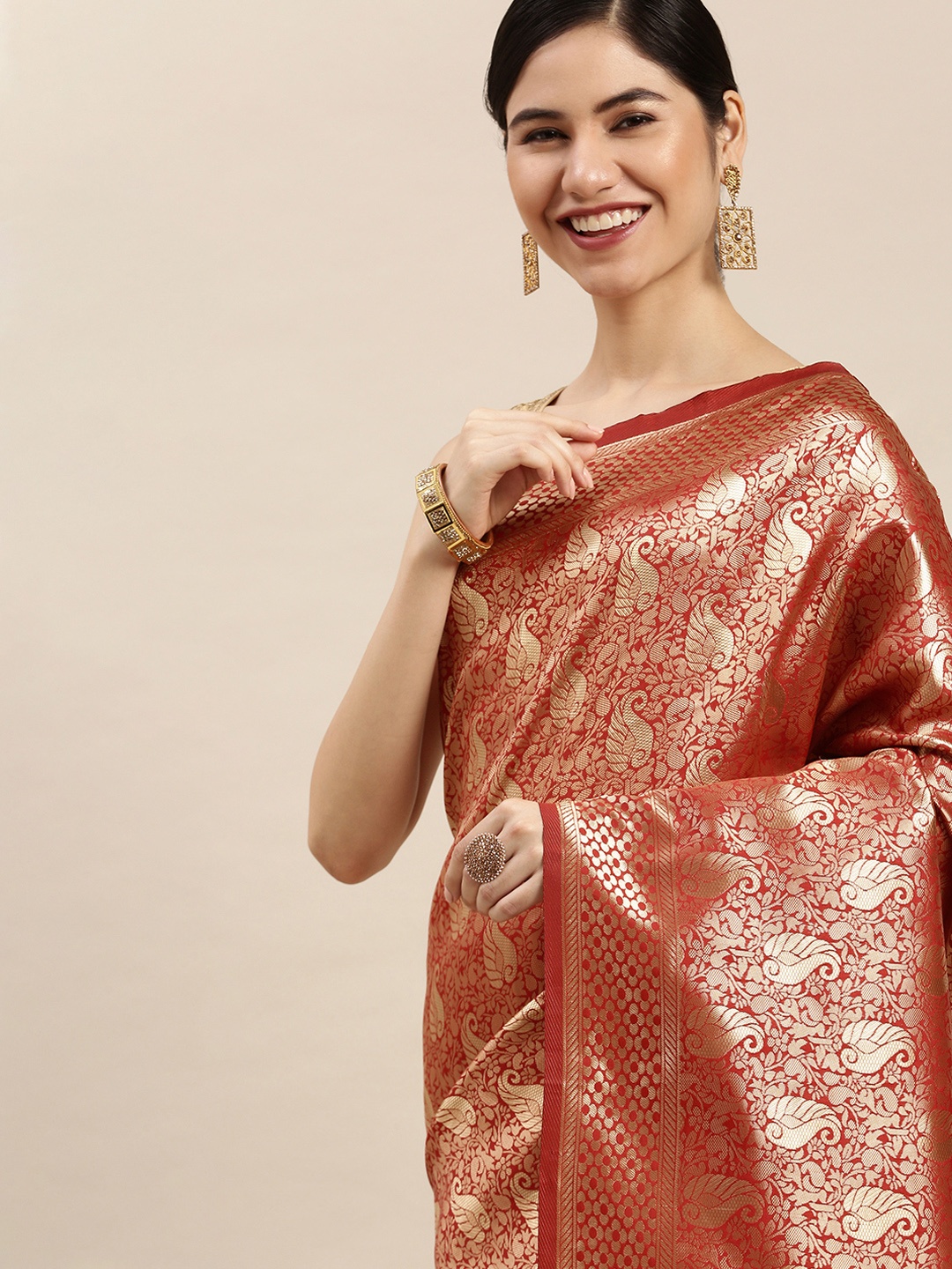 

Hinayat Fashion Red Ethnic Motifs Zari Silk Blend Banarasi Saree