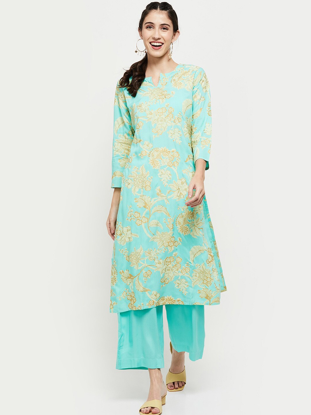 

max Women Blue Floral Printed Kurta with Trousers